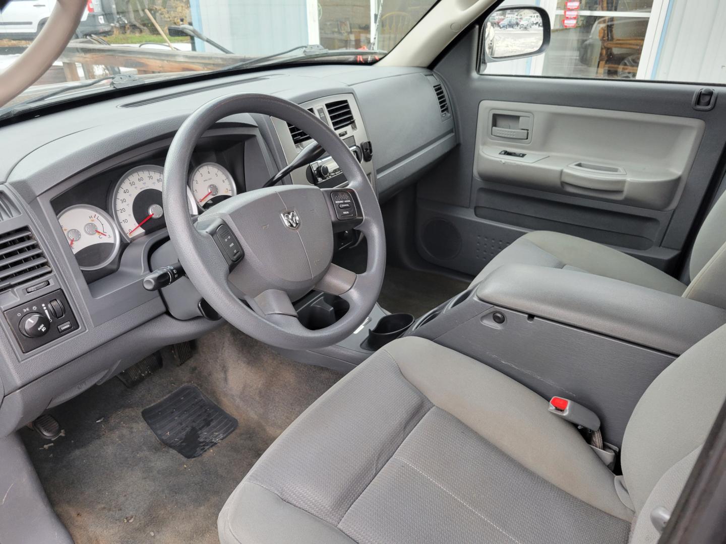 2006 Blue /Tan Dodge Dakota (1D7HW48N26S) with an 4.7L V8 engine, Automatic transmission, located at 450 N Russell, Missoula, MT, 59801, (406) 543-6600, 46.874496, -114.017433 - Great Running 4 Wheel Drive. Air. Cruise. Tilt. Power Windows and Locks. Power Drivers Seat. Newer Tires. Hard Cover over the Bed. - Photo#13